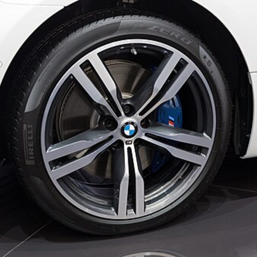 Apex 18-inch Alloy Wheel — Gunmetal