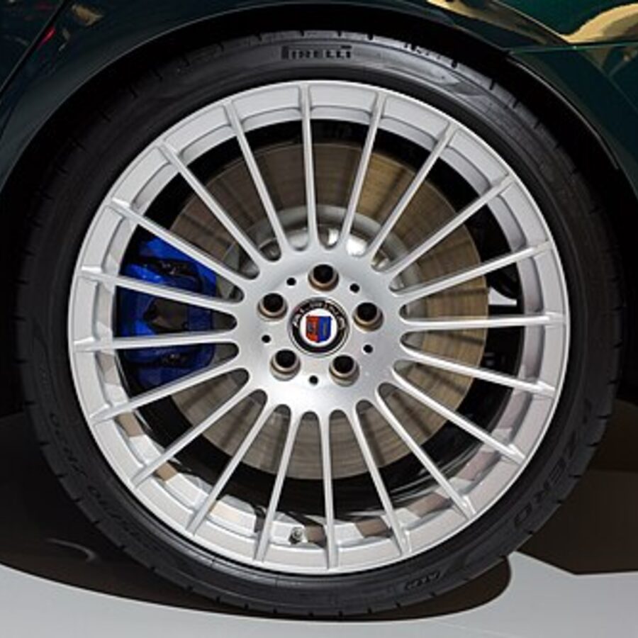 Apex 17-inch Alloy Wheel — Machined